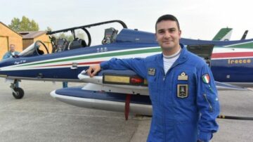 Frecce Tricolori -lentäjä kuoli ultrakevyessä törmäyksessä Koillis-Italiassa