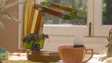 Robot de verre d'un futur Solarpunk