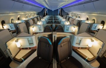 হাওয়াইয়ান এয়ারলাইন্স বোয়িং 787 ড্রিমলাইনার কেবিন ডিজাইন উন্মোচন করেছে, লেইহোকু স্যুটগুলি প্রবর্তন করেছে