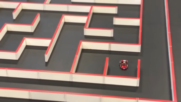 这是一段关于机器人老鼠解决迷宫的精彩视频