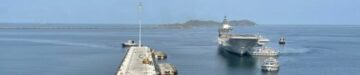 आईएनएस विक्रांत कारवार नौसेना बेस पर डॉक करता है