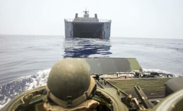 Denizciler küçülen bir amfibi filosuna çarptı, ancak Donanma suçlanacak değil