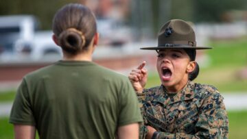Морские пехотинцы расформируют исторически сложившийся женский учебный батальон