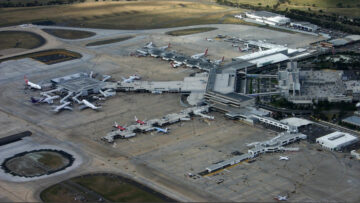 멜버른 공항 승객 20% 증가했지만 국내 교통량은 감소