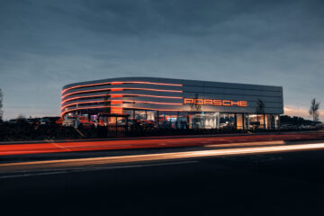 Pendragon відкриває виставковий зал Porsche Nottingham