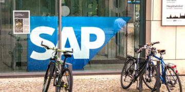 SAP חותם על עסקת IBM Watson, ChatGPT Showstopper מחכה בכנפיים