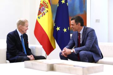 Іспанія підписує Артемісські угоди
