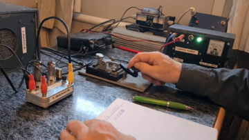 Spy Transceiver Makes Two Tubes Do The Work Of Five