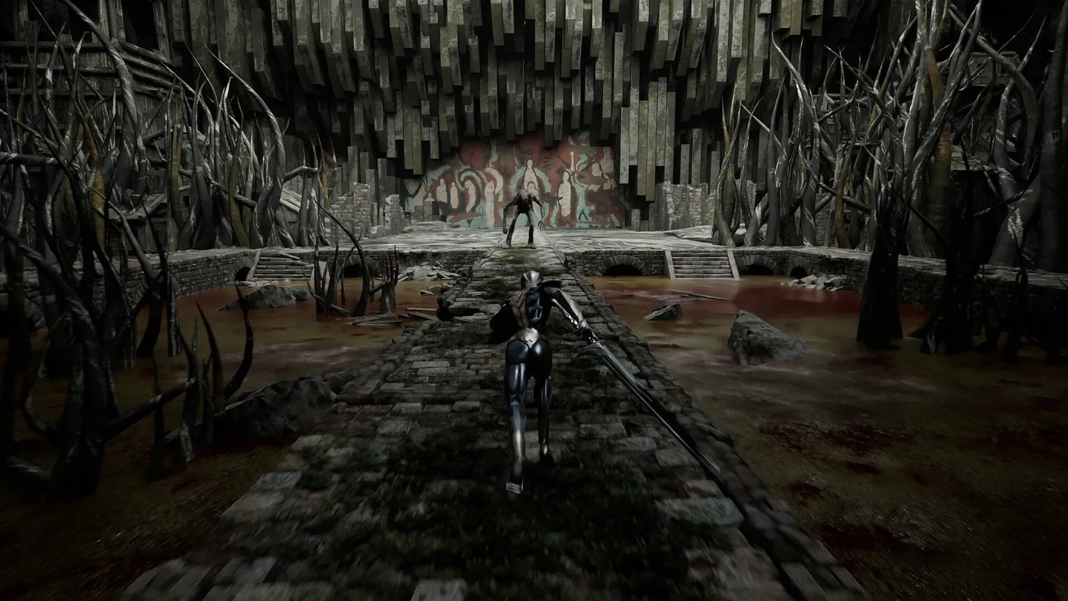 Screenshot che mostra il punto di vista in terza persona di un sentiero oscuro mentre una figura umanoide corre verso un combattimento con un boss.