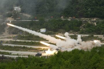Amerikanske, sydkoreanske tropper afholder store øvelser med levende ild