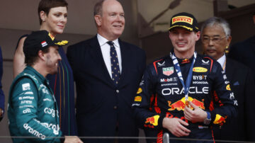 Verstappen يفوز بسباق موناكو جي بي ليواصل صدارة بطولة الفورمولا 1؛ ألونسو في المركز الثاني أمام أوكون - Autoblog