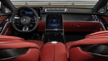 Обзор Mercedes-AMG S 2024 E Performance First Drive 63 года: техническая мощь — Автоблог