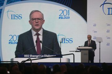 Den australske premierminister bakker op om dialogen mellem USA og Kina, taler AUKUS indsats