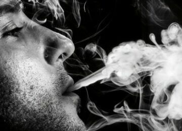 Forbudt fra at ryge græs i sit eget hjem - Dommerens afgørelse åbner en Pandoras æske for medicinske marihuanapatienter
