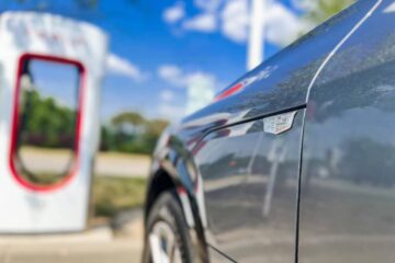 GM и Ford получают большие выгоды от сделок по зарядке Tesla — Детройтское бюро