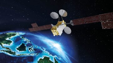 Indonesiens Satria-1 setzt vor der geostationären Reise Sonnenkollektoren ein