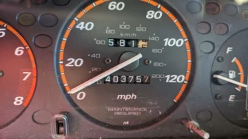Joya del depósito de chatarra: 2001 Honda CR-V con 403,757 millas