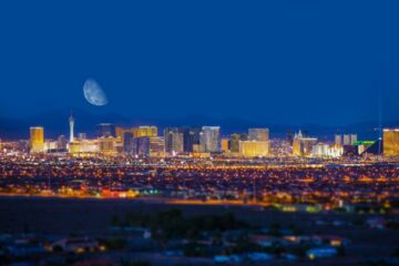 Vesoljsko pristanišče v Las Vegasu z Casino Eyes bodočimi igralci na visoki ravni