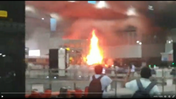 "Liten" brand på Kolkata flygplats, Indien; passagerare kortvarigt evakuerade