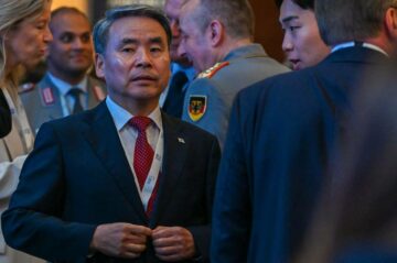 A dél-koreai és a japán bank javítja kapcsolatait Észak-Korea ellen