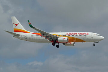 Surinam Airways Boeing 737-8Q8 WL PZ-TCV (msn 30730) MIA (Brian McDonough). Image: 960774.