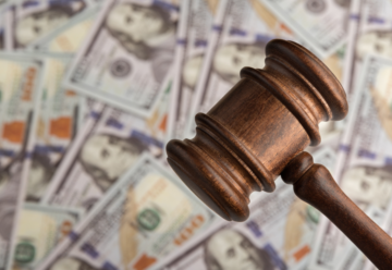 بھنگ کی قانونی چارہ جوئی میں وکلاء کی فیسوں کی وصولی