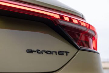 یک هفته با: آئودی RS e-tron GT 2023 - دفتر دیترویت
