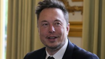 Elon Musk yêu cầu Tòa án tối cao kháng cáo vụ kiện 'bảo đảm tài trợ' của SEC - Autoblog