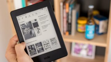 I love my Kindle even more than my iPhone. 4 reasons why