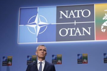 De NAVO-chef verdedigt het lidmaatschapstraject van Oekraïne volgens het boekje