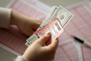 Den retmæssige ejer får stjålet $3 mio. vindende lotteriseddel