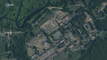 A műholdfotók azt sugallják, hogy Fehéroroszország katonai táborhelyet épít