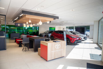 Snows Motor Group voegt negende Toyota-dealer toe met nieuwe showroom in Hampshire