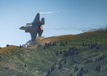 Software glitch during turbulence caused Air Force F-35 crash in Utah