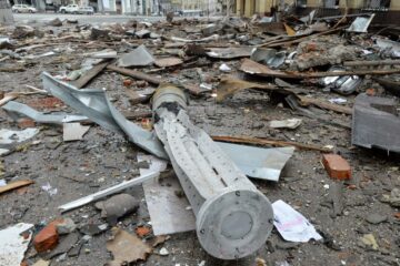 Bela hiša zagovarja dajanje kasetnih bomb Ukrajini
