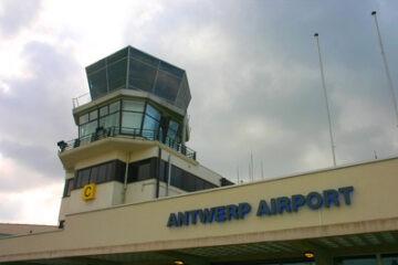 Antwerpen lufthavn blokkert av klimaaktivister og en lokal komité som kjemper for å stenge den