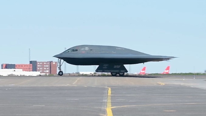 B-2s Deploy To Iceland For Bomber Task Force In The Arctic Circle - The Aviationist