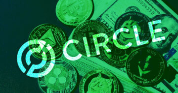 Circle은 PayPal 및 기타 업체와의 경쟁이 '가지고 있는 것이 좋다'고 말하며 현금 1억 달러를 보고합니다.