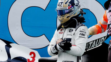 다니엘 리카르도(Daniel Ricciardo)가 충돌 사고로 손이 부러져 네덜란드 그랑프리에 출전하지 못함 - 오토블로그