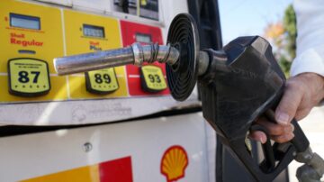 Gas prices are rising (again), with heat and supply cuts to blame - Autoblog