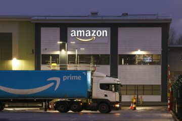 Kuinka Amazon sai amerikkalaiset kuluttamaan 12.7 miljardia dollaria sormea ​​nostamatta | Yrittäjä
