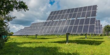 Como os inversores solares estão impulsionando um futuro mais sustentável