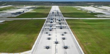 Di dalam permainan perang mobilitas besar-besaran Angkatan Udara di Pasifik