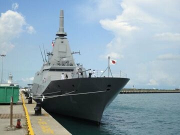 Japão seleciona tipo de fragata maior para sucessor da classe Mogami