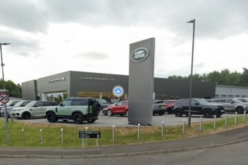 Manager priznal krajo v vrednosti 12,350 funtov pri svojem prodajalcu vozil Land Rover