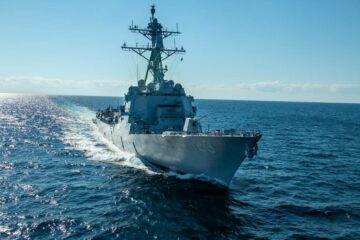 Marinha concede nove contratorpedeiros Arleigh Burke em contratos de cinco anos
