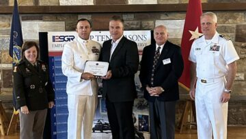 पेंस्के ट्रक लीजिंग को सैन्य-अनुकूल रोजगार प्रथाओं के लिए अमेरिकी रक्षा विभाग द्वारा सम्मानित किया गया