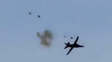 سقوط هواپیمای خصوصی MiG-23 در جریان نمایش هوایی در میشیگان - The Aviationist