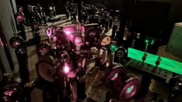 量子ゆらぎが初めて制御されたと光学研究者が語る – Physics World