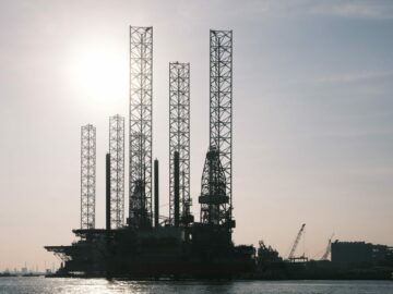 Tác động của quyết định của OPEC+ đối với giá cước tàu chở dầu